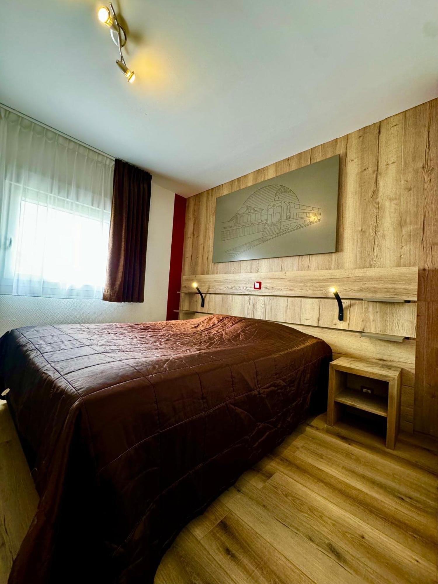 De La Gare Hotel